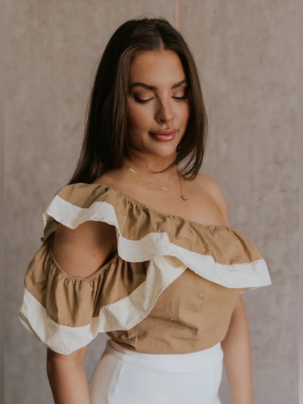 NWT Gilli one shoulder ruffled top size small